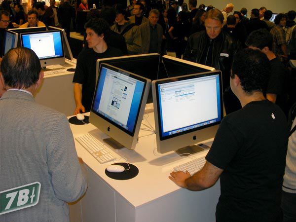 appleexpo07b14.jpg