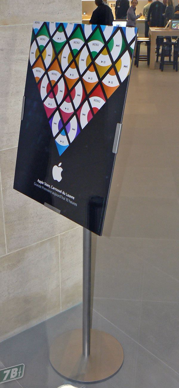 applelouvreopen001.jpg