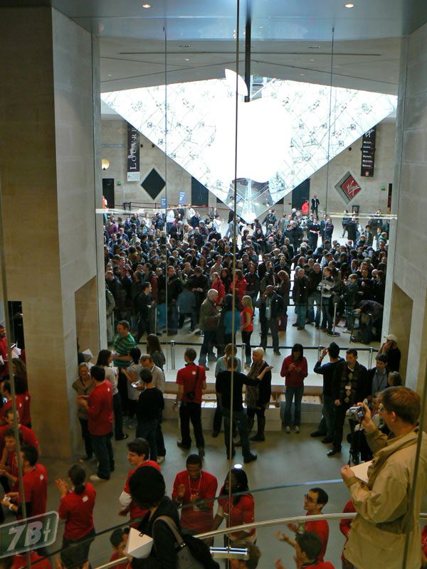 applelouvreopen023.jpg