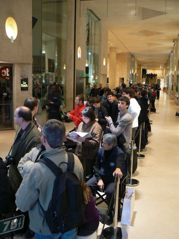 applelouvreopen028.jpg