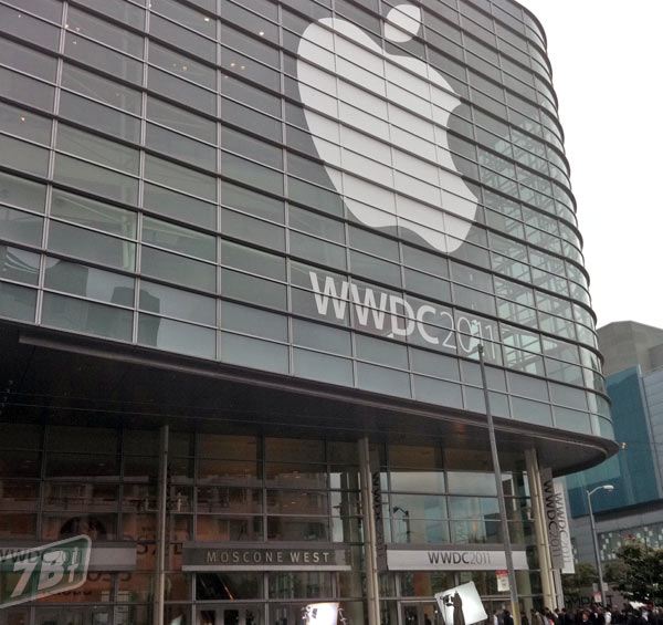 23-11210c_wwdc2011fila1.jpg
