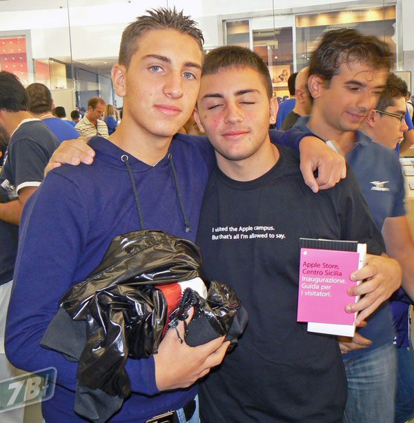 applestorecataniaopen26.jpg