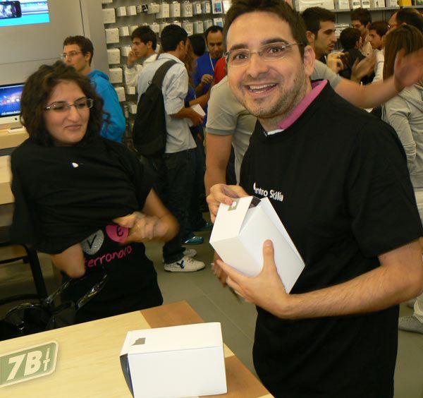 applestorecataniaopen52.jpg