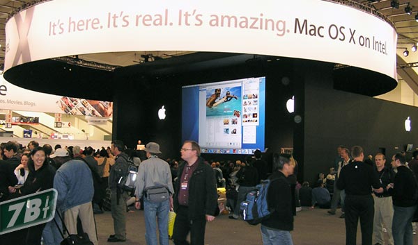 00010b_applebooth00.jpg