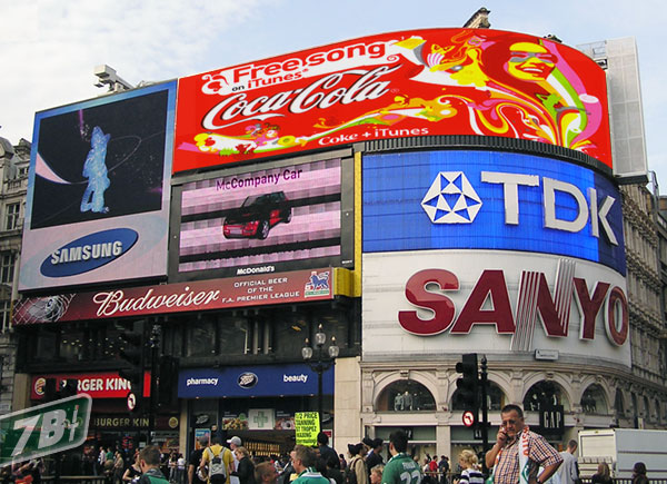 01201b_cokeitunespiccadilly 01201b_cokeitunespiccadilly