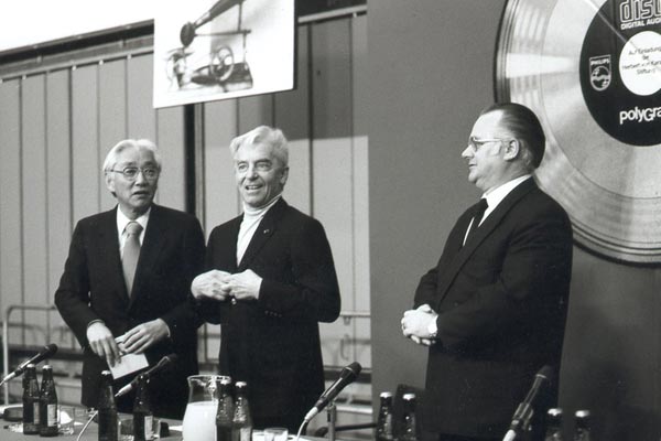 02492c_cdtriophilips