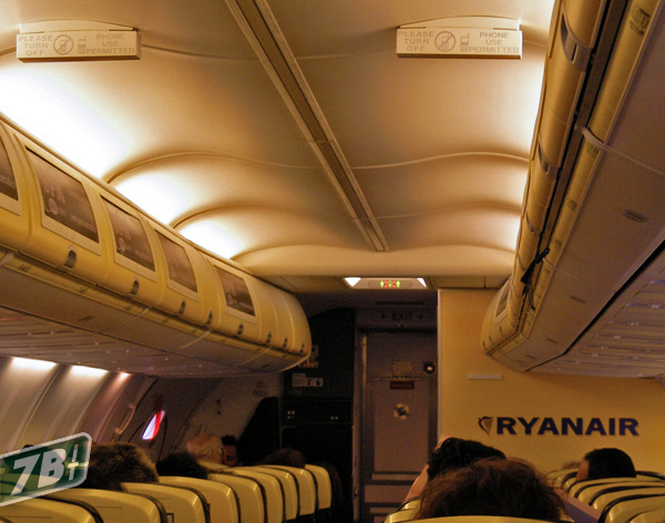 04614c_ryanaircellphone