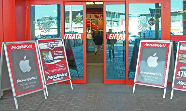 05242c_appleshopmediaworldbo2