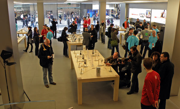 05296i_preapplestoremonaco8