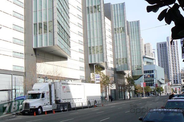 05456b_sfmw09tvlive01