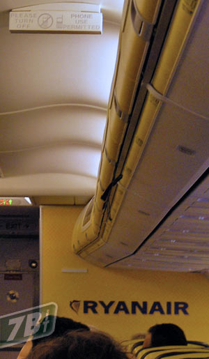 05777c_ryanaircellphone