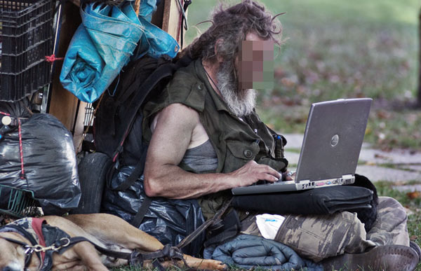 06475c_homelesslaptop