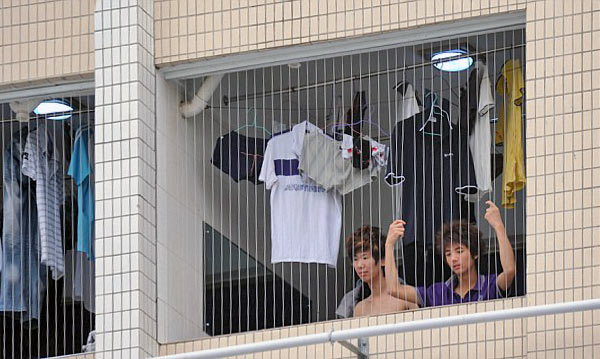 41-09831b_dormitorifoxconn